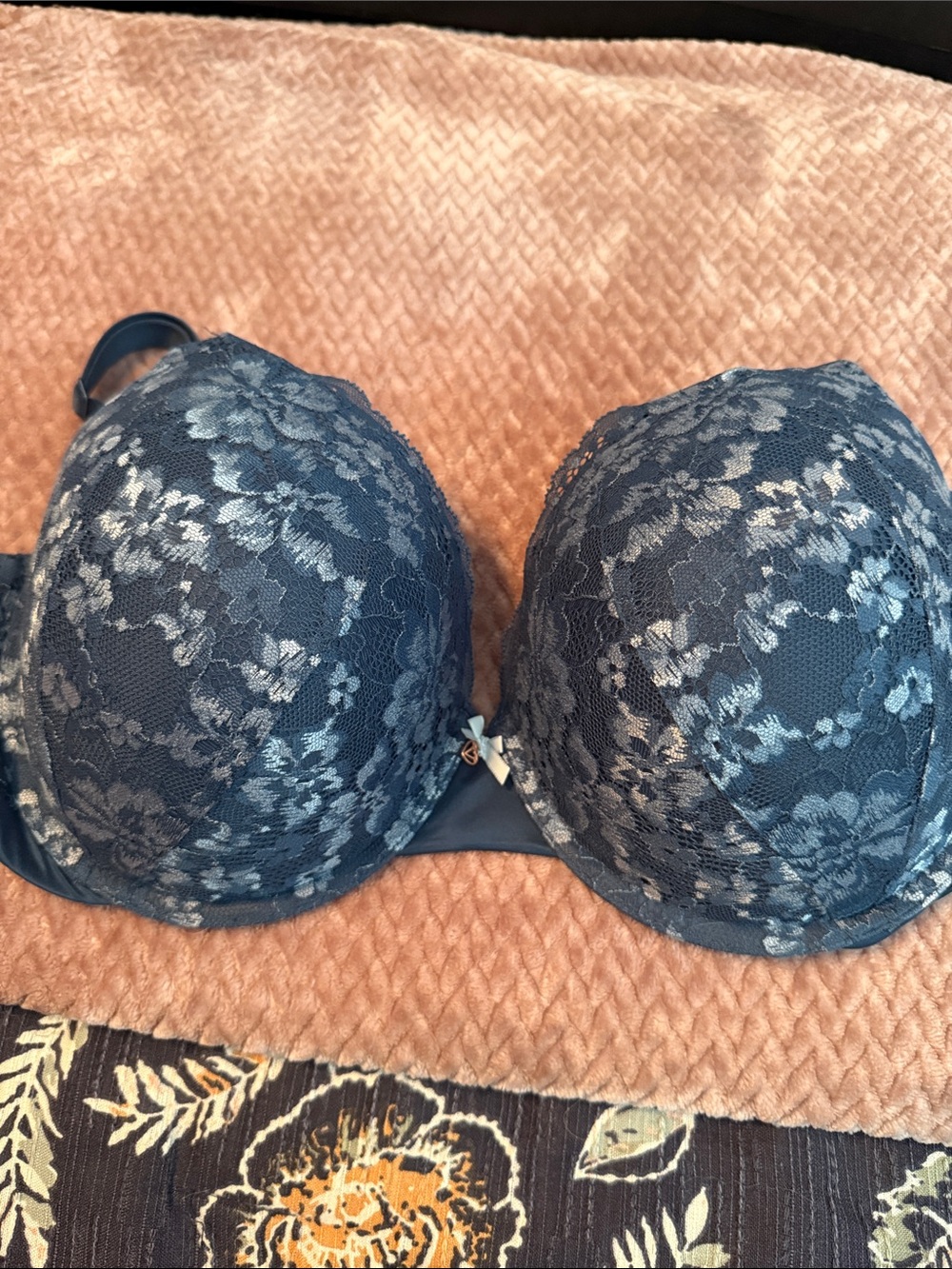 Victoria's Secret Navy Blue Lace Push-Up Bra